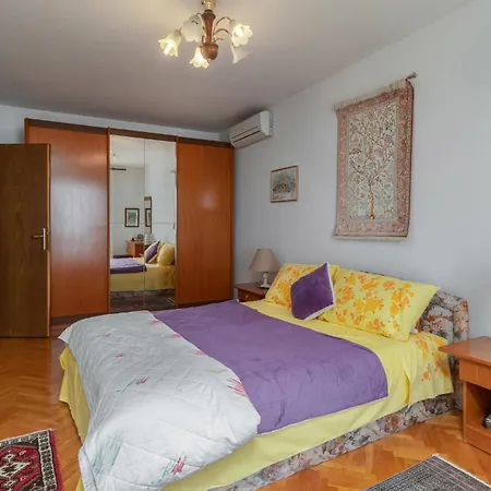 Pet Friendly In With Kitchen Apartmán *