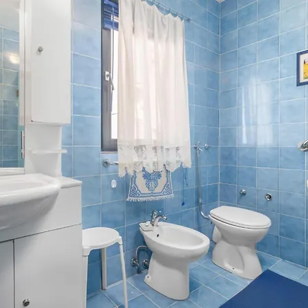 Apartmán Pet Friendly In With Kitchen Kostrena